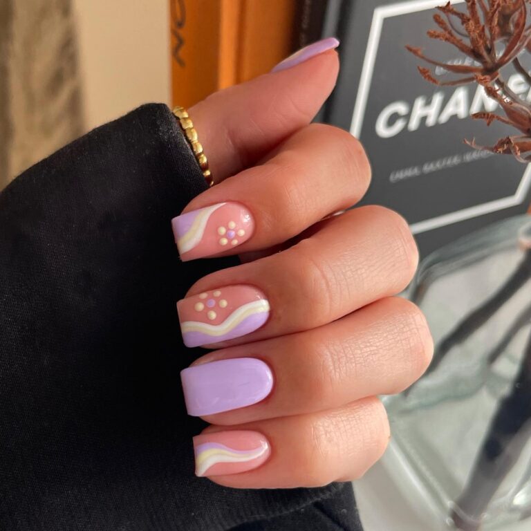 24 Cute Vacation Nail Ideas for Your Summer Escape